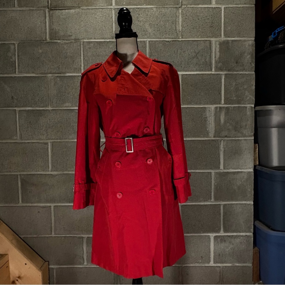 Burberry trench coat. - Picture 3 of 16